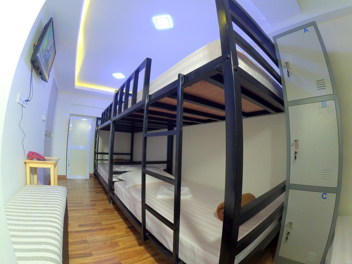 November Hostel Янгон Экстерьер фото